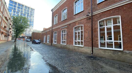 Торгово-офисный центр "Ролл Холл" - Офисная недвижимость