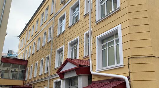 Здание "Клуб 13" - Офисная недвижимость